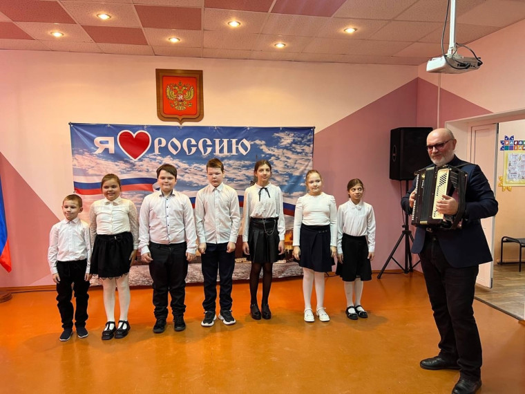 Конкурс патриотической песни.